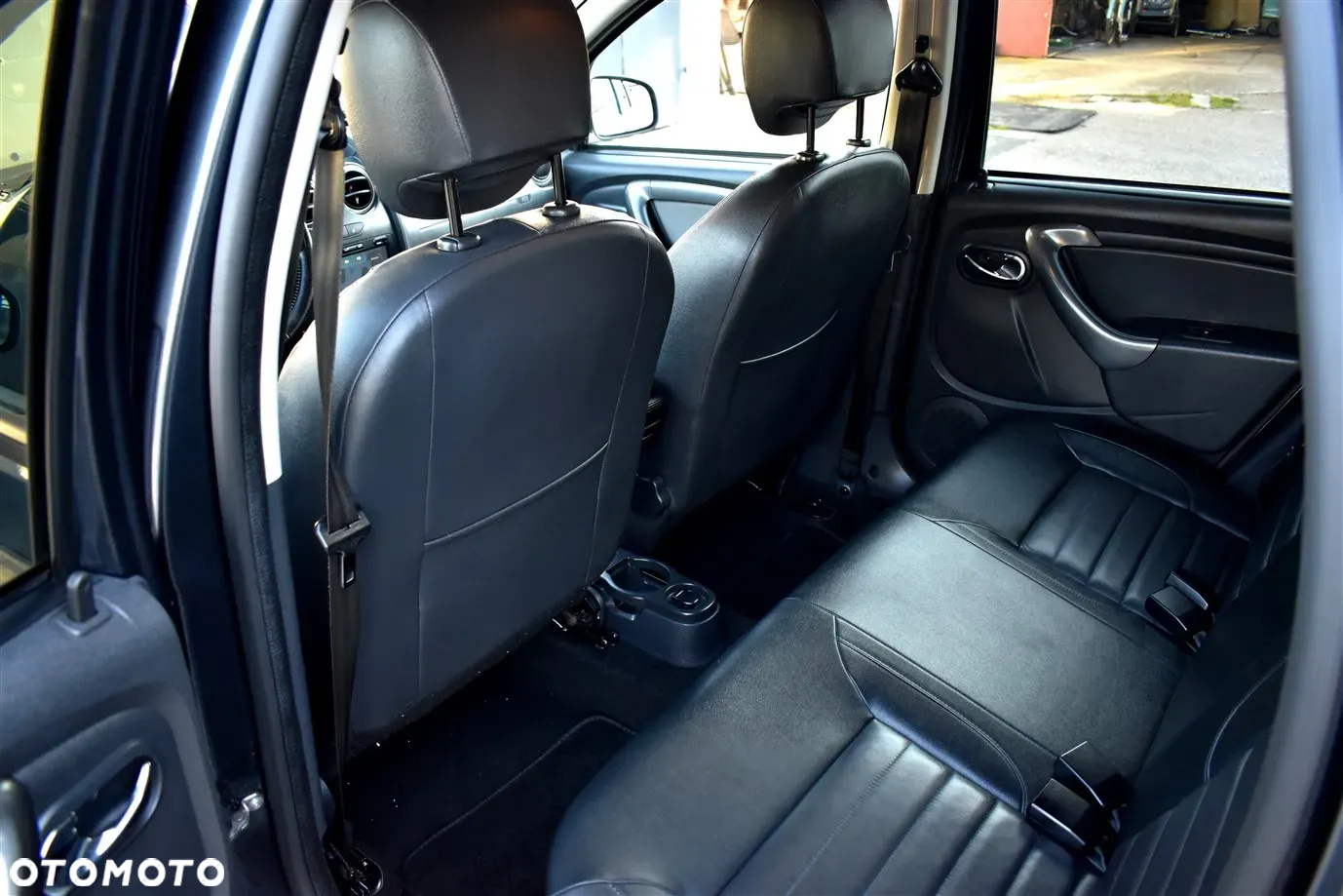 Dacia Duster 1.6 SCe Laureate S&S - 13
