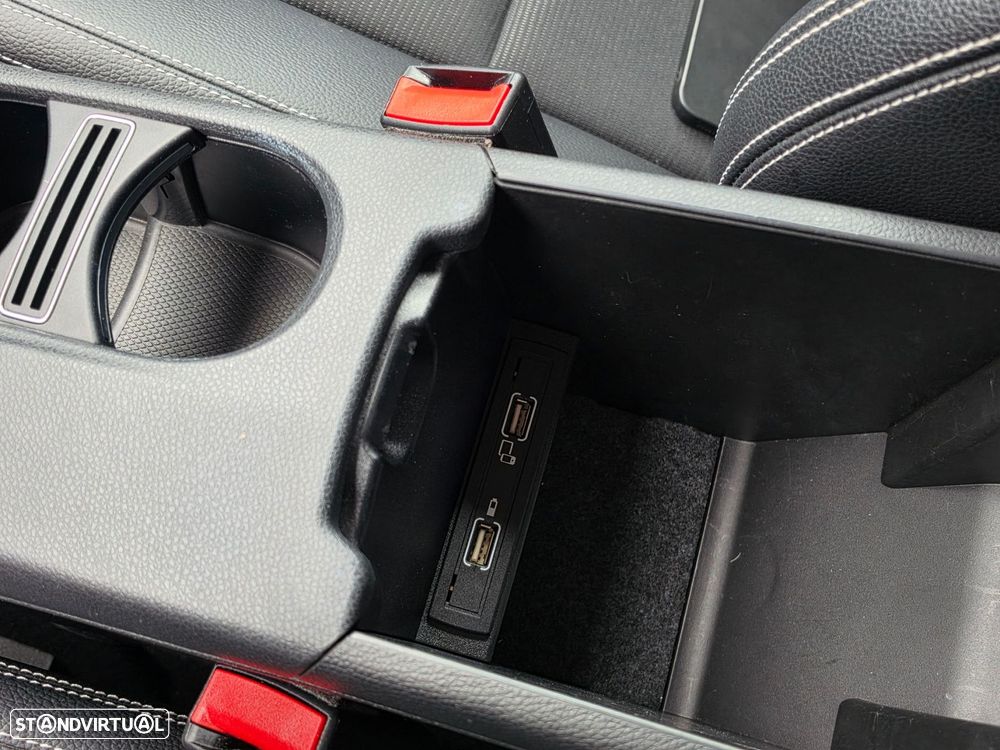 Mercedes-Benz GLA 200 Urban Aut. - 27