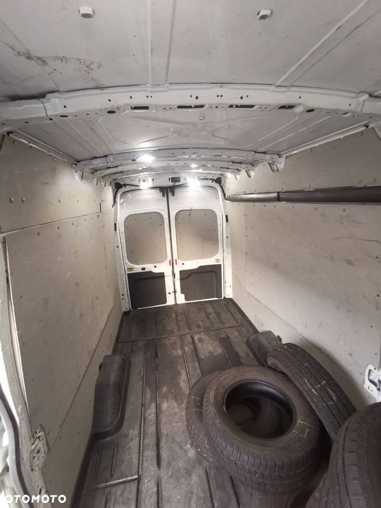 Ford Transit - 11