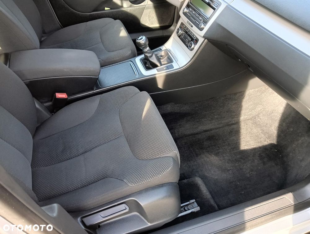 Volkswagen Passat - 7