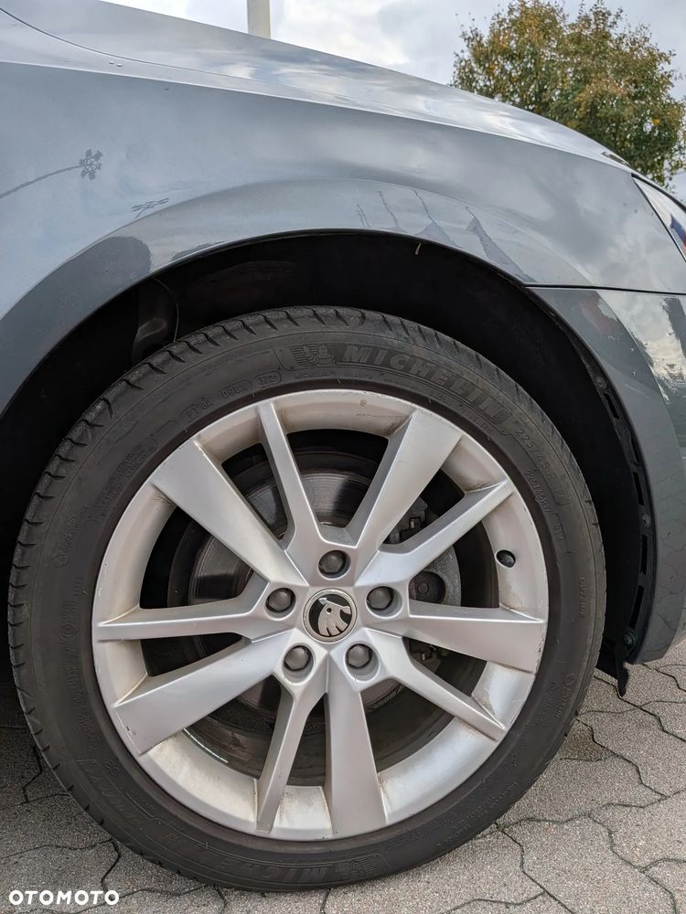 Skoda Octavia 2.0 TDI Clever DSG - 24