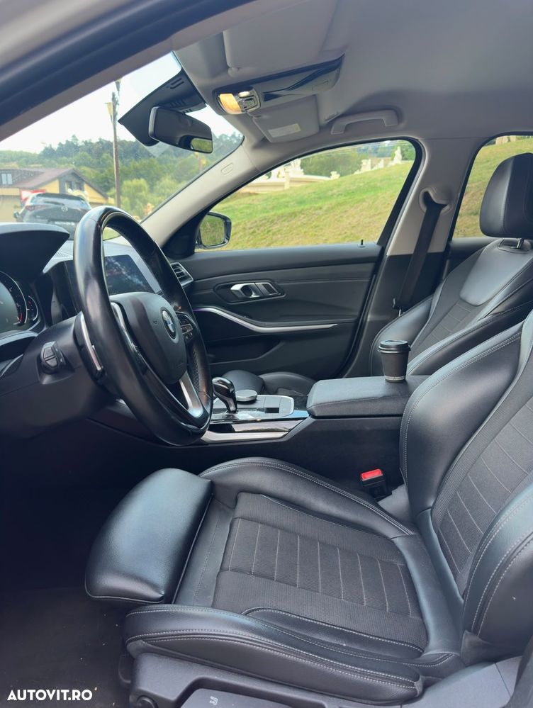 BMW Seria 3 320d Aut. Sport Line - 9