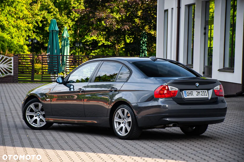 BMW Seria 3 320i - 8