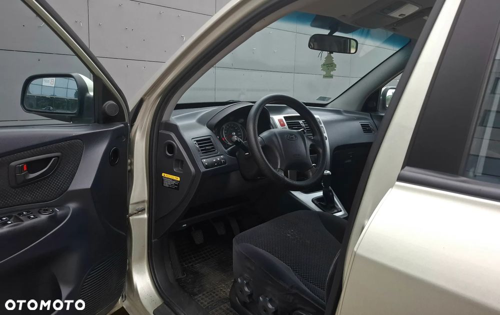 Hyundai Tucson 2.0 Comfort 2WD - 21