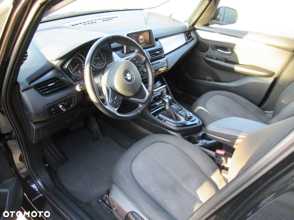 BMW Seria 2 218i - 8