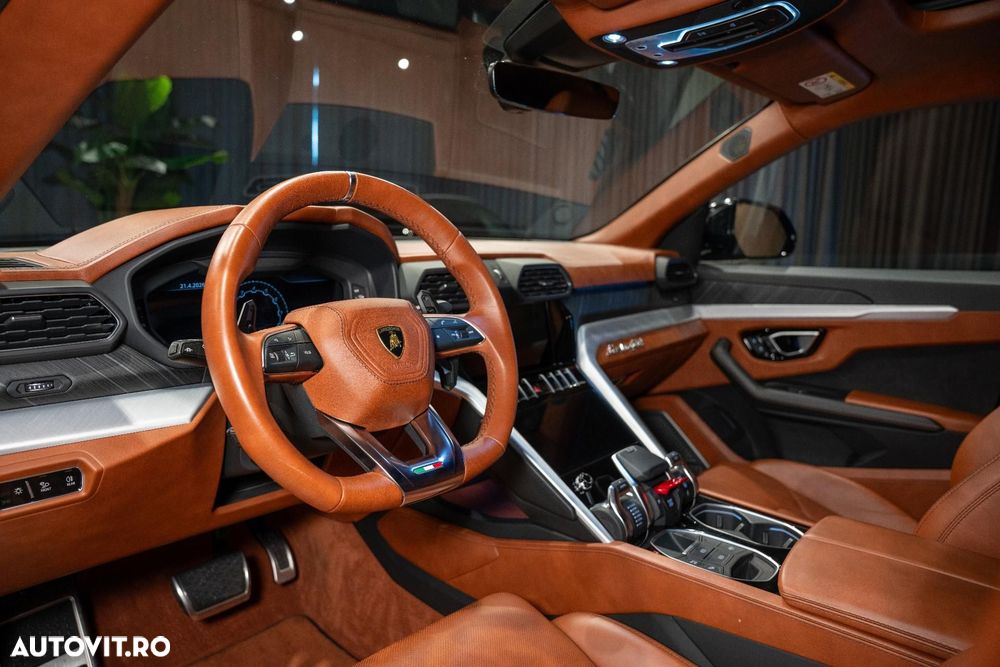 Lamborghini URUS - 22