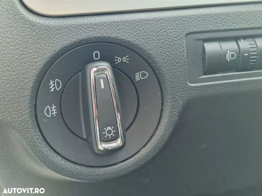 Skoda RAPID 1.0 TSI Style - 12