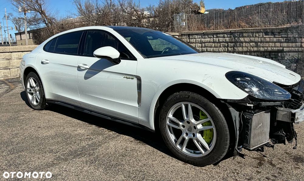Porsche Panamera - 1