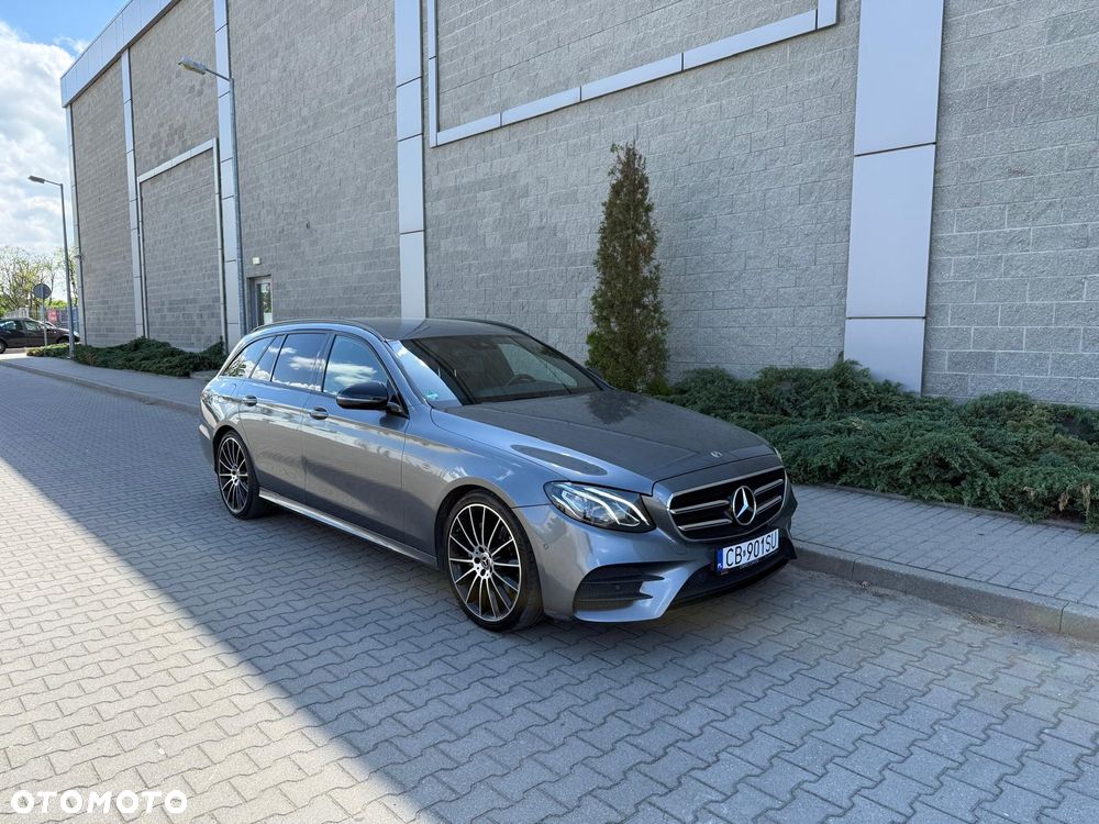 Mercedes-Benz Klasa E - 32
