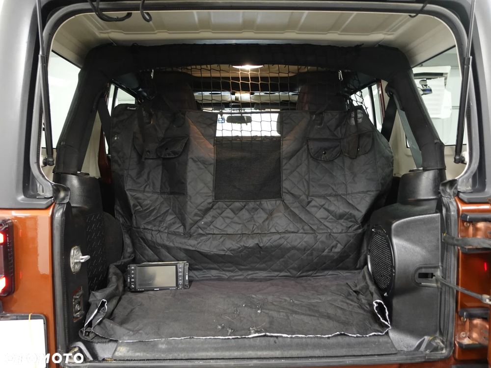 Jeep Wrangler - 23
