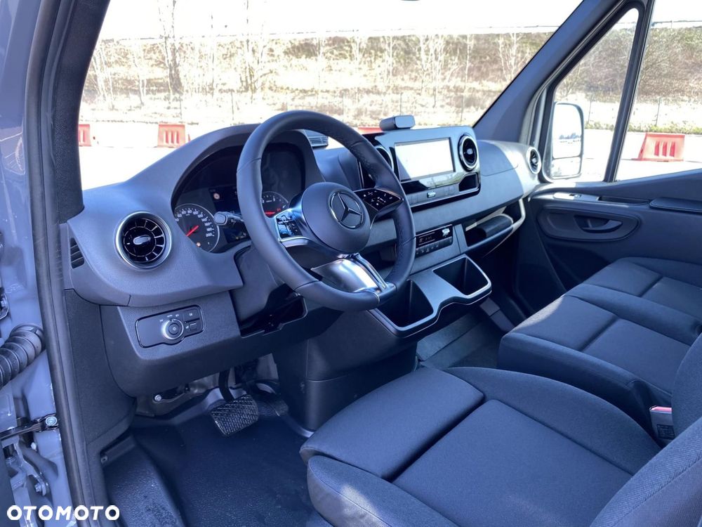 Mercedes-Benz Sprinter - 9