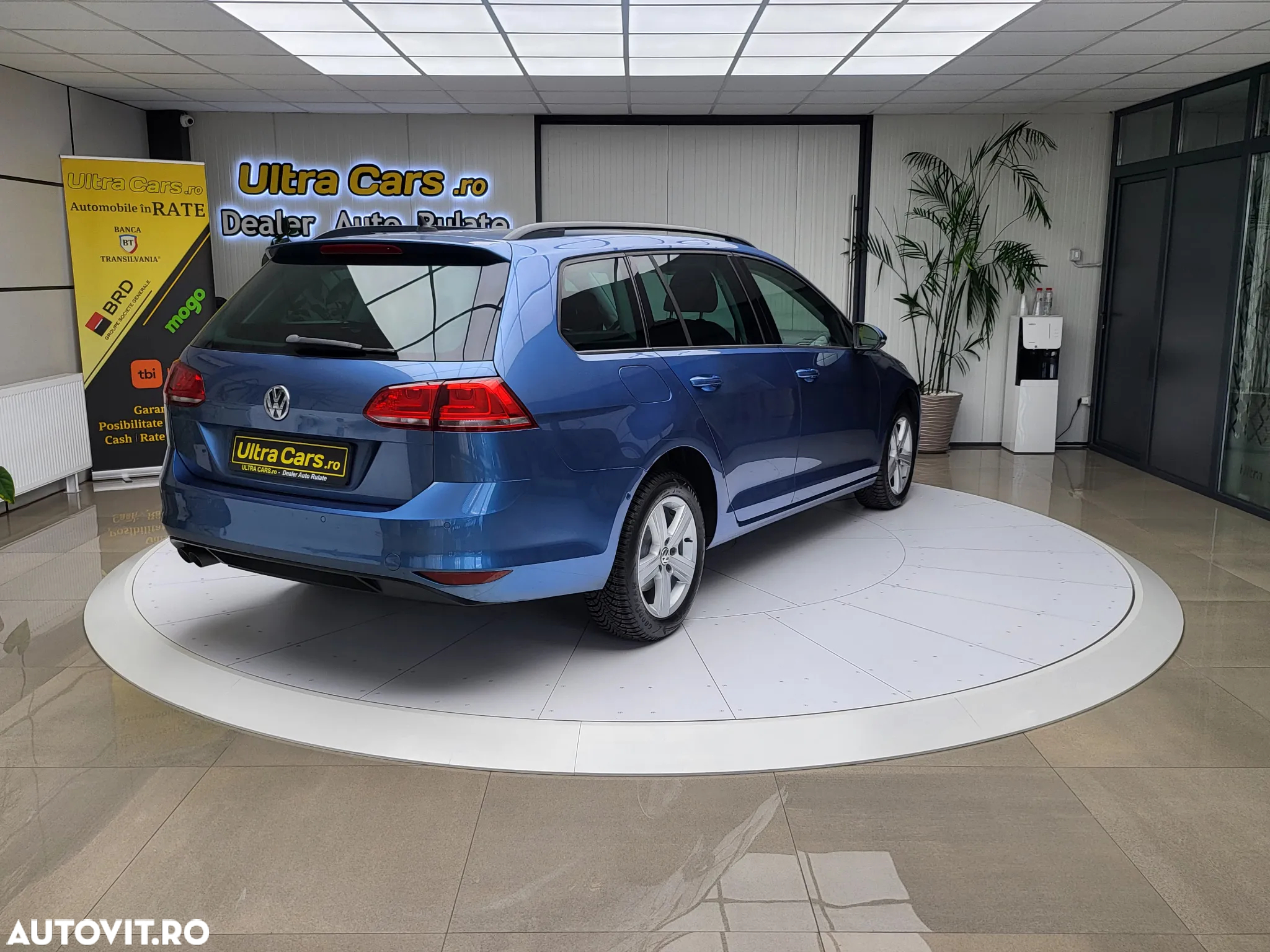 Volkswagen Golf 2.0 TDI Comfortline - 6