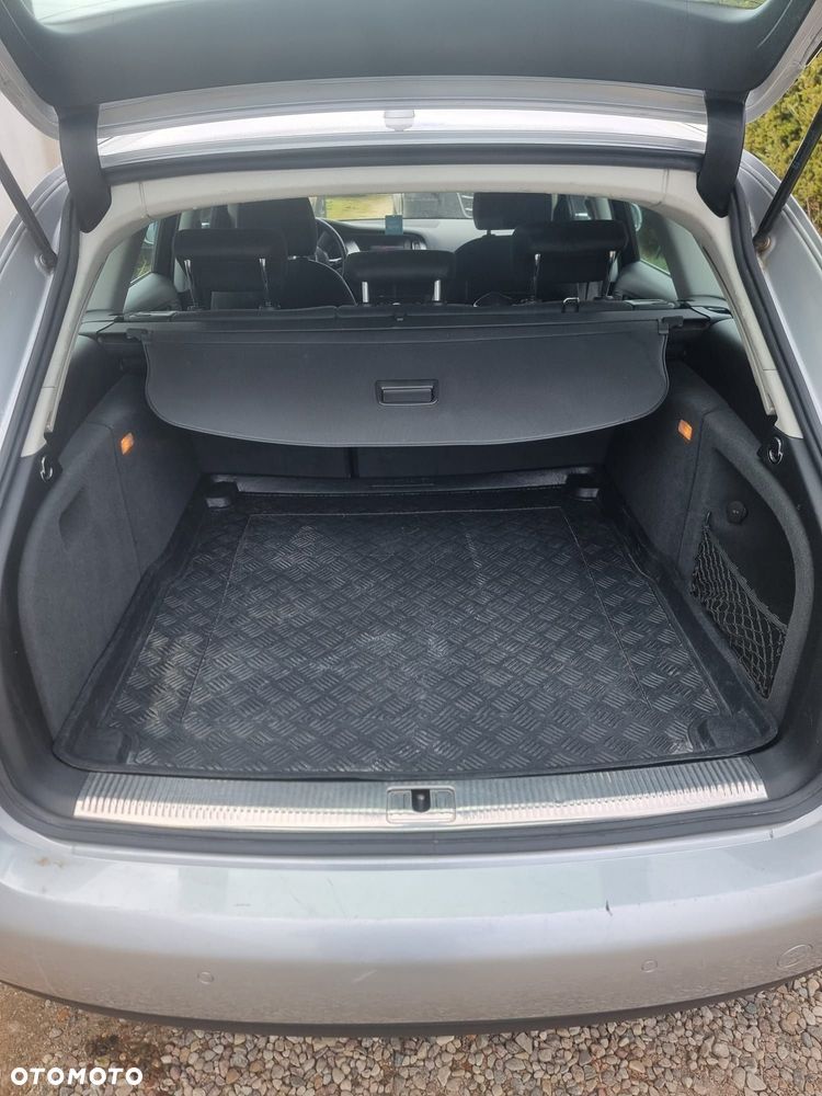 Audi A4 Avant 2.0 TDI - 10