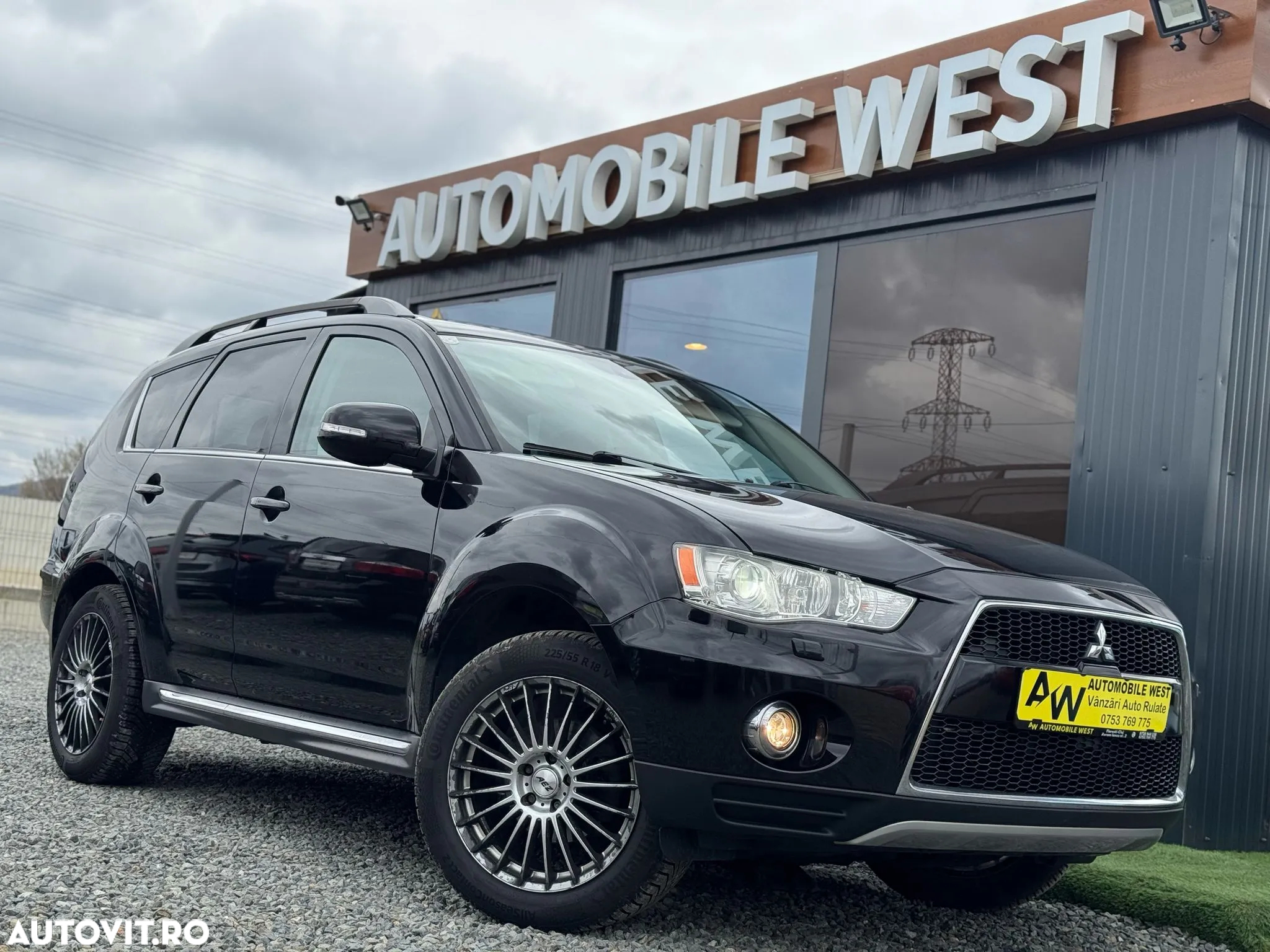 Mitsubishi Outlander - 4