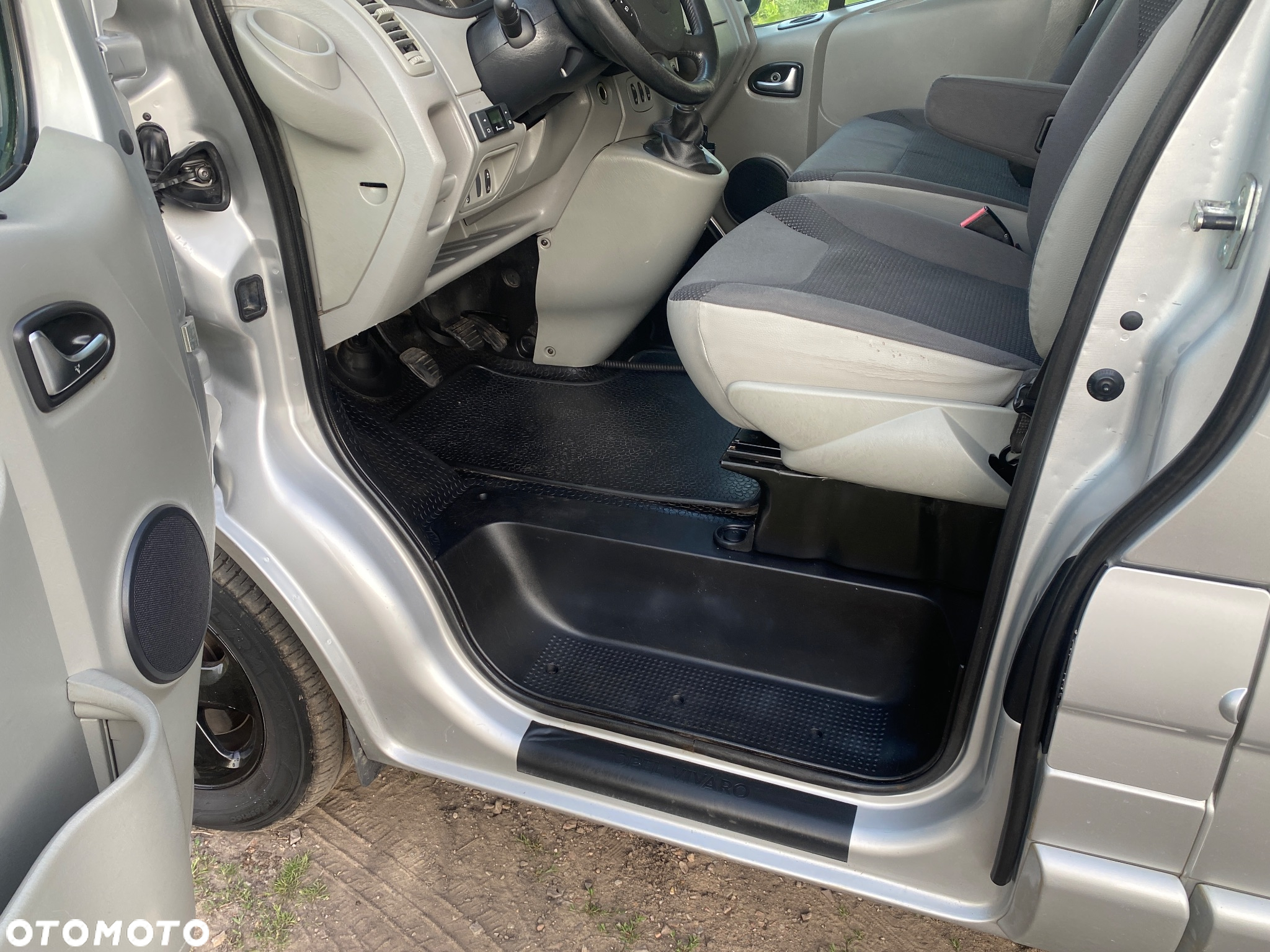 Opel VIVARO - 17