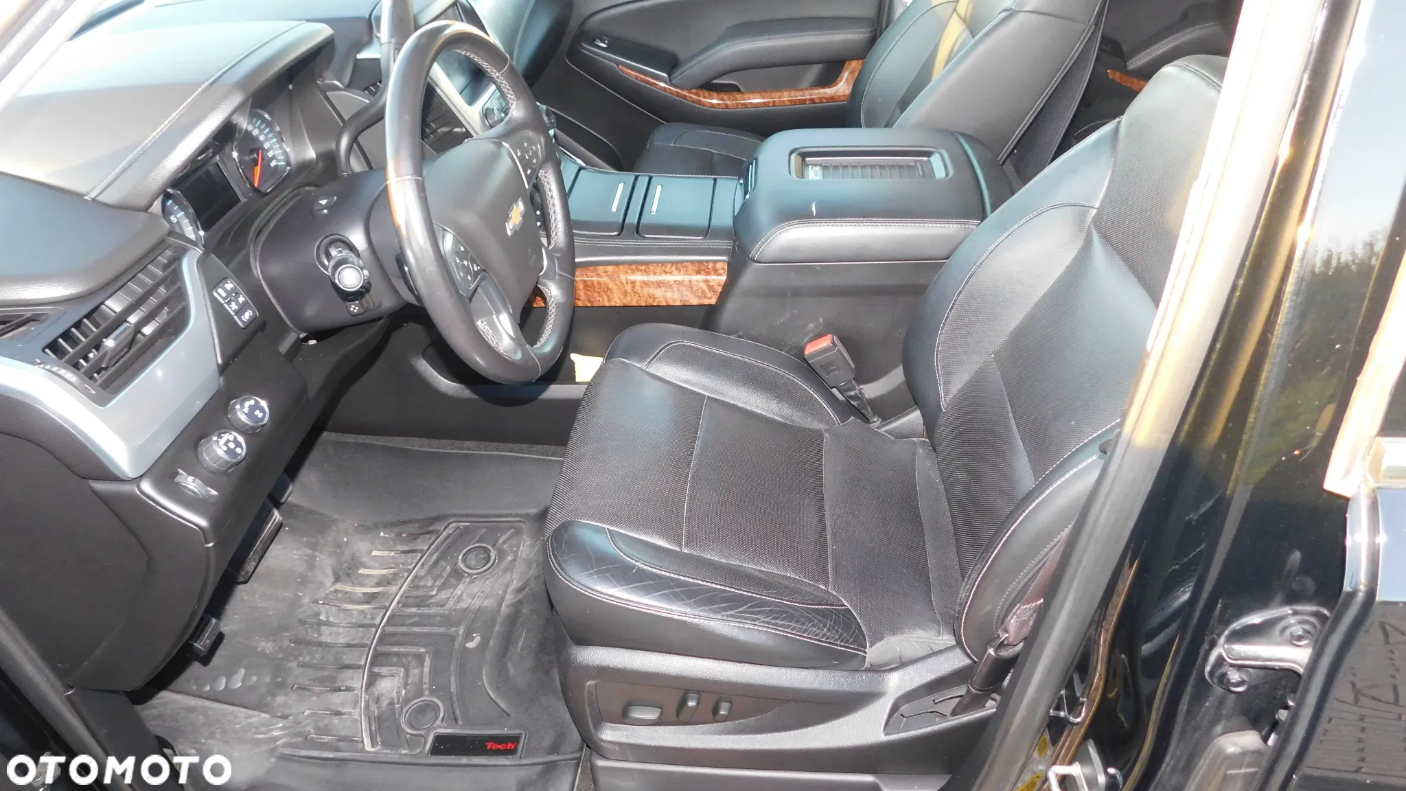 Chevrolet Suburban - 3