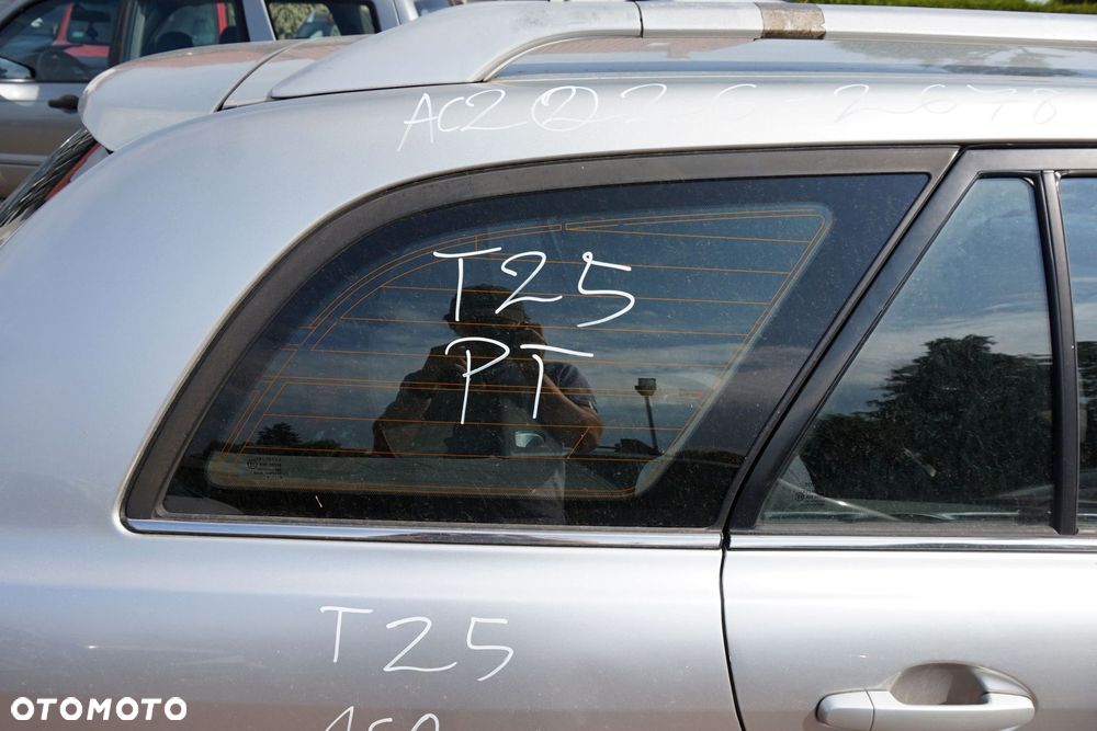 SZYBA KAROSERYJNA TYLNA PRAWA BOCZNA AVENSIS II T25 KOMBI 62710-05100 TOYOTA 2003-2006 - 1