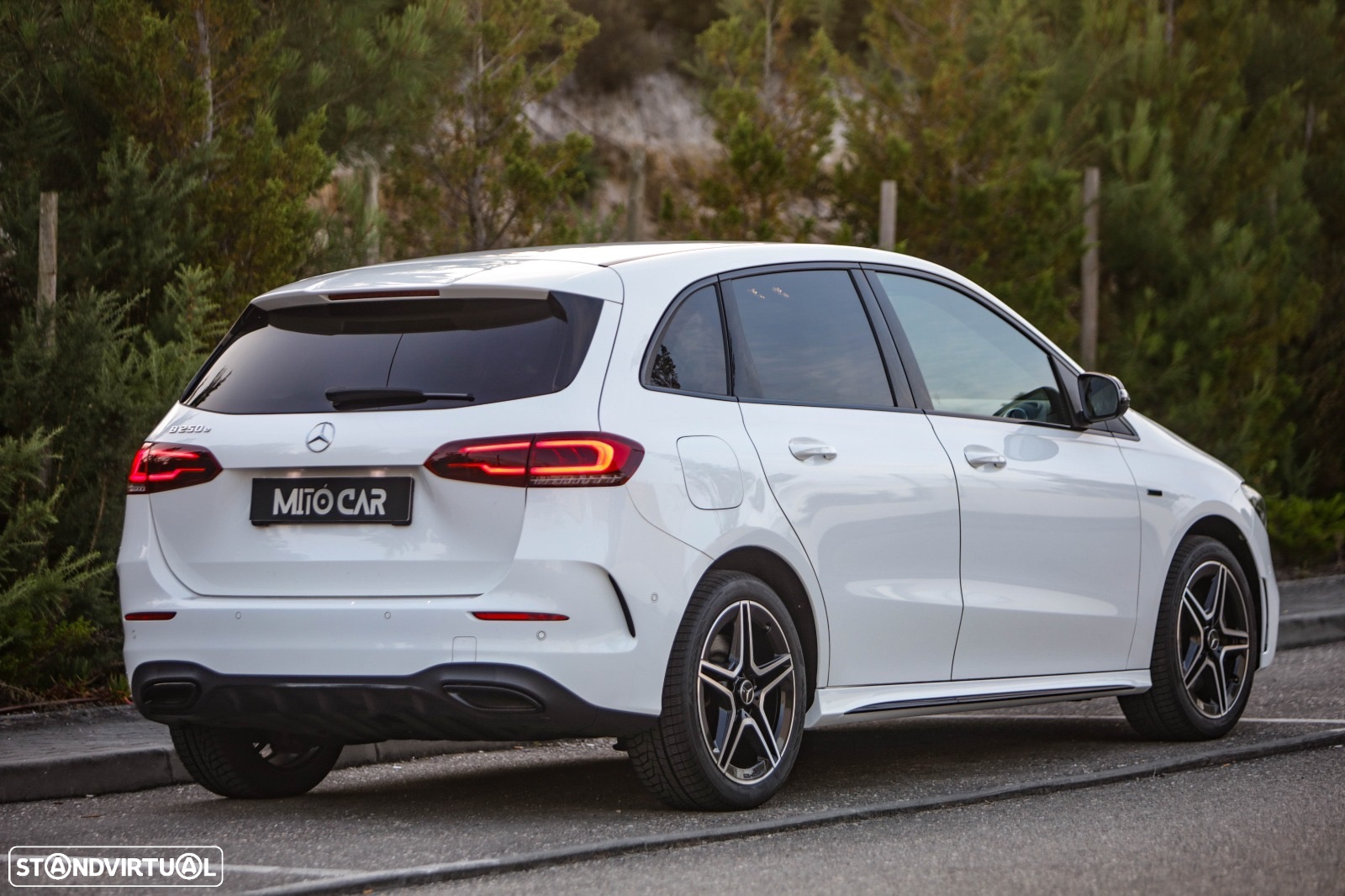 Mercedes-Benz B 250 e AMG Line - 3