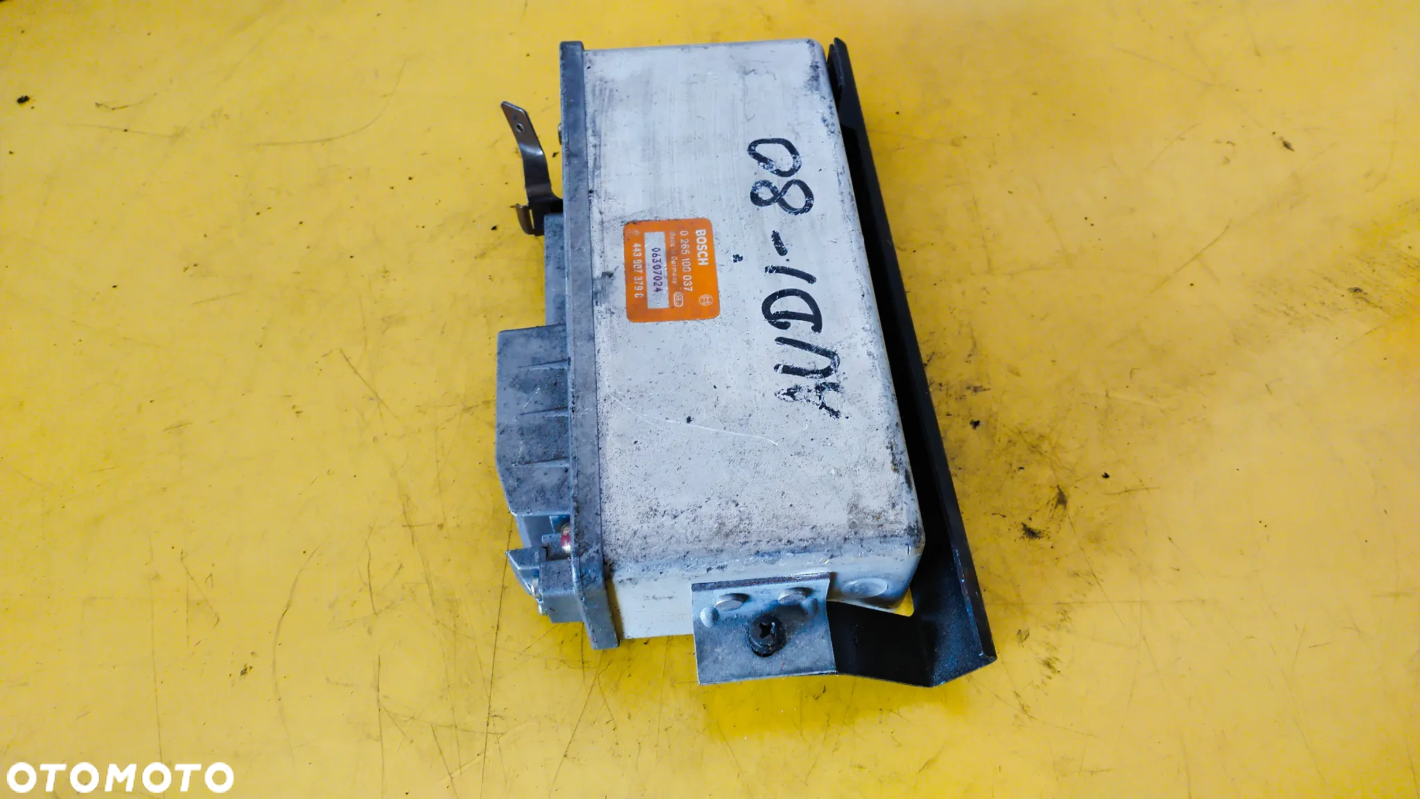 Komputer sterownik ABS Audi 80 443907379C - 2