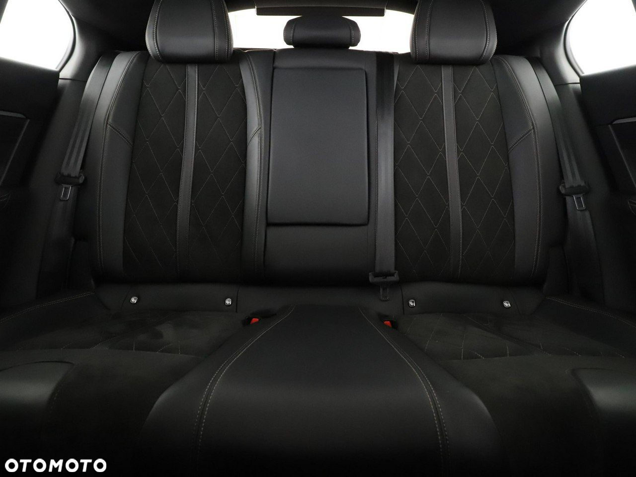Peugeot 508 1.6 PureTech First Edition S&S EAT8 - 18