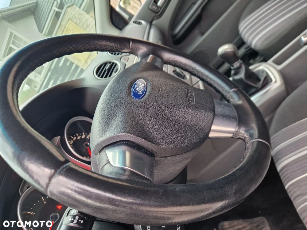 Ford Focus - 10
