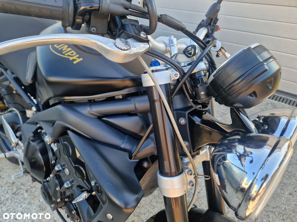 Triumph Street Triple - 16