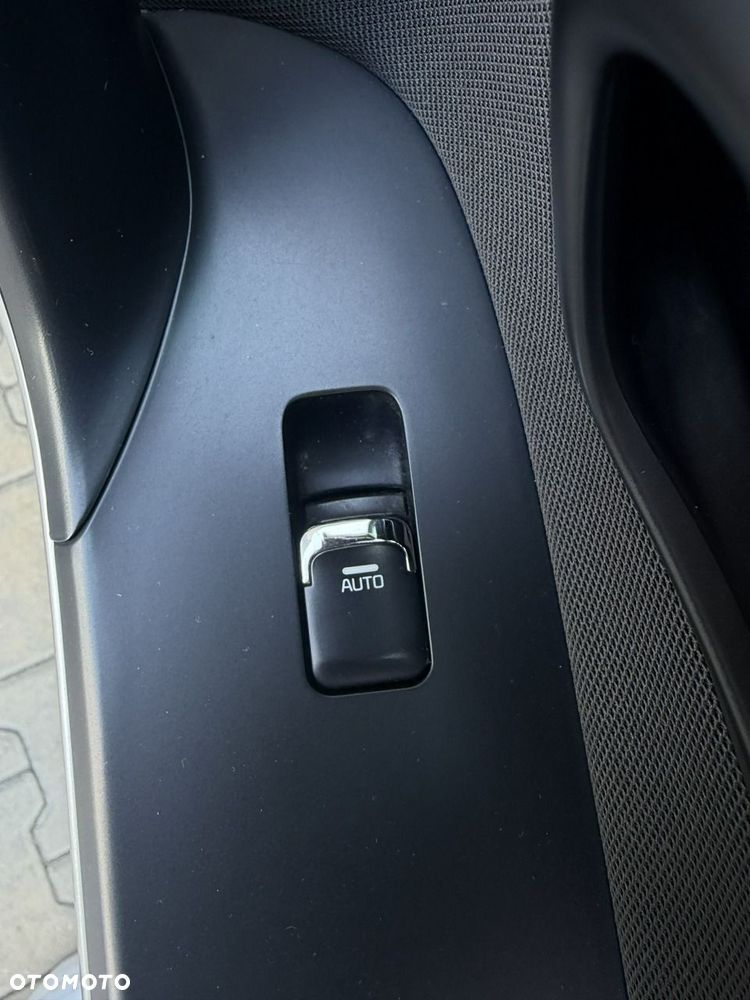 Kia Ceed - 28