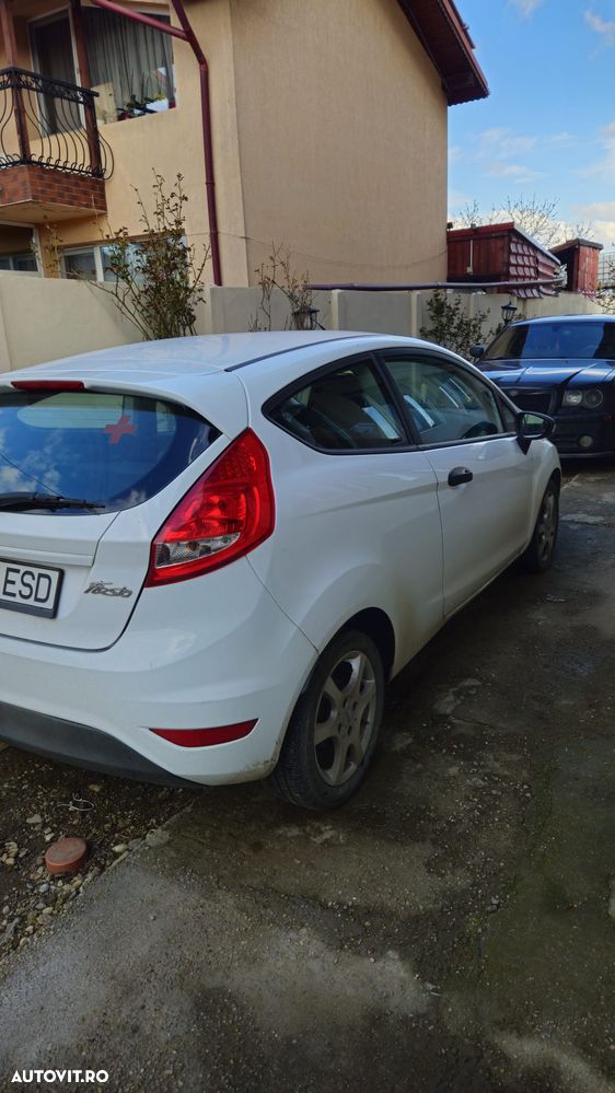 Ford Fiesta 1.4 TDCI Ambiente - 2