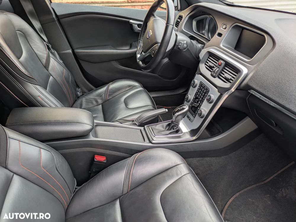 Volvo V40 D3 Aut Summum - 9