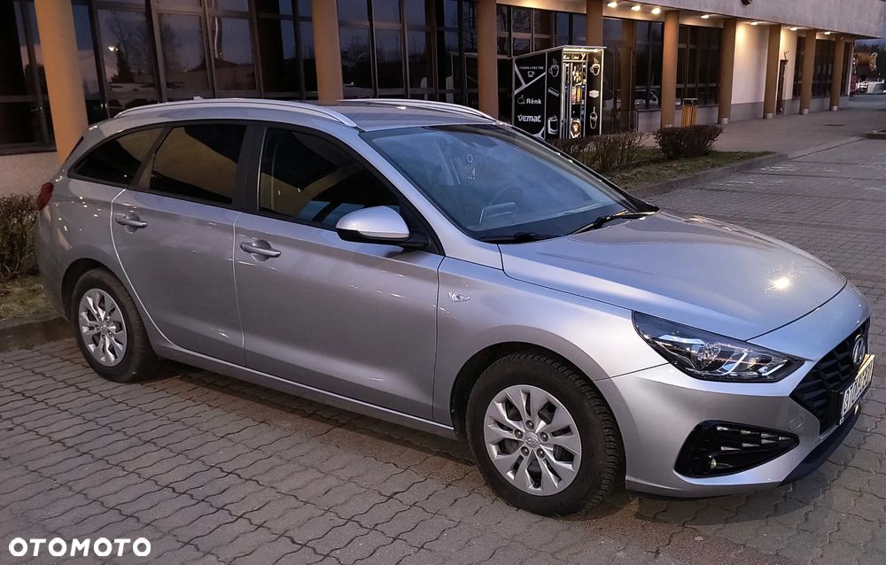 Hyundai i30 1.6 D Classic + - 7