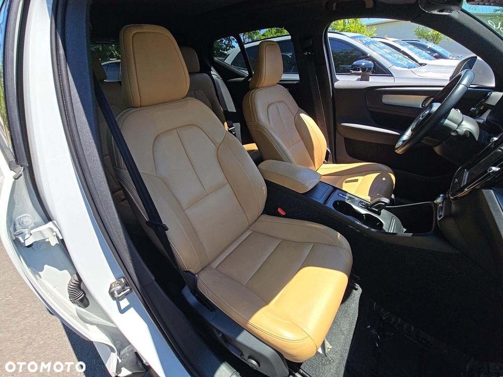 Volvo XC 40 T5 AWD Momentum - 8