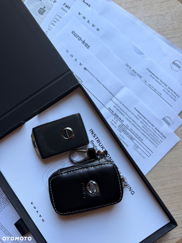 Volvo XC 60 B4 D Plus Dark - 19