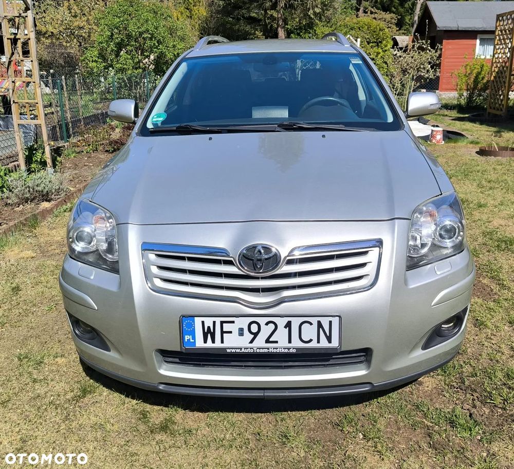 Toyota Avensis 1.8 VVT-i Automatik Sol - 2