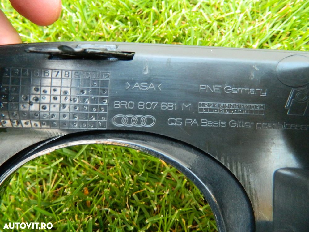 Grila proiector stanga Audi Q5 model 2012-2015 cod 8R0807681M - 4