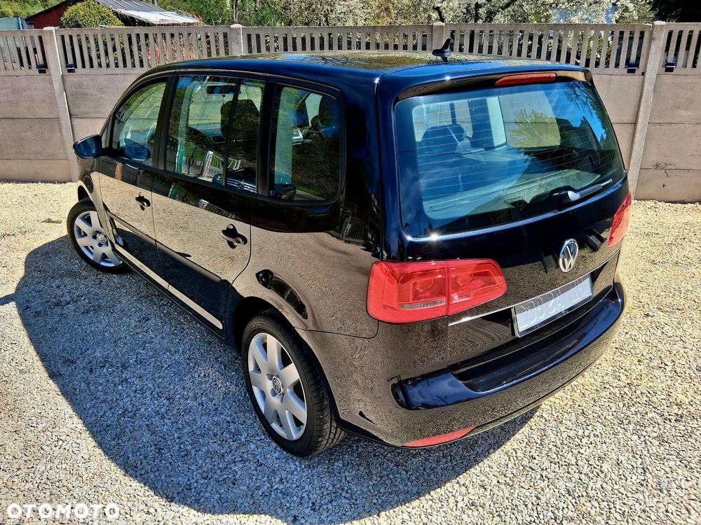 Volkswagen Touran - 31