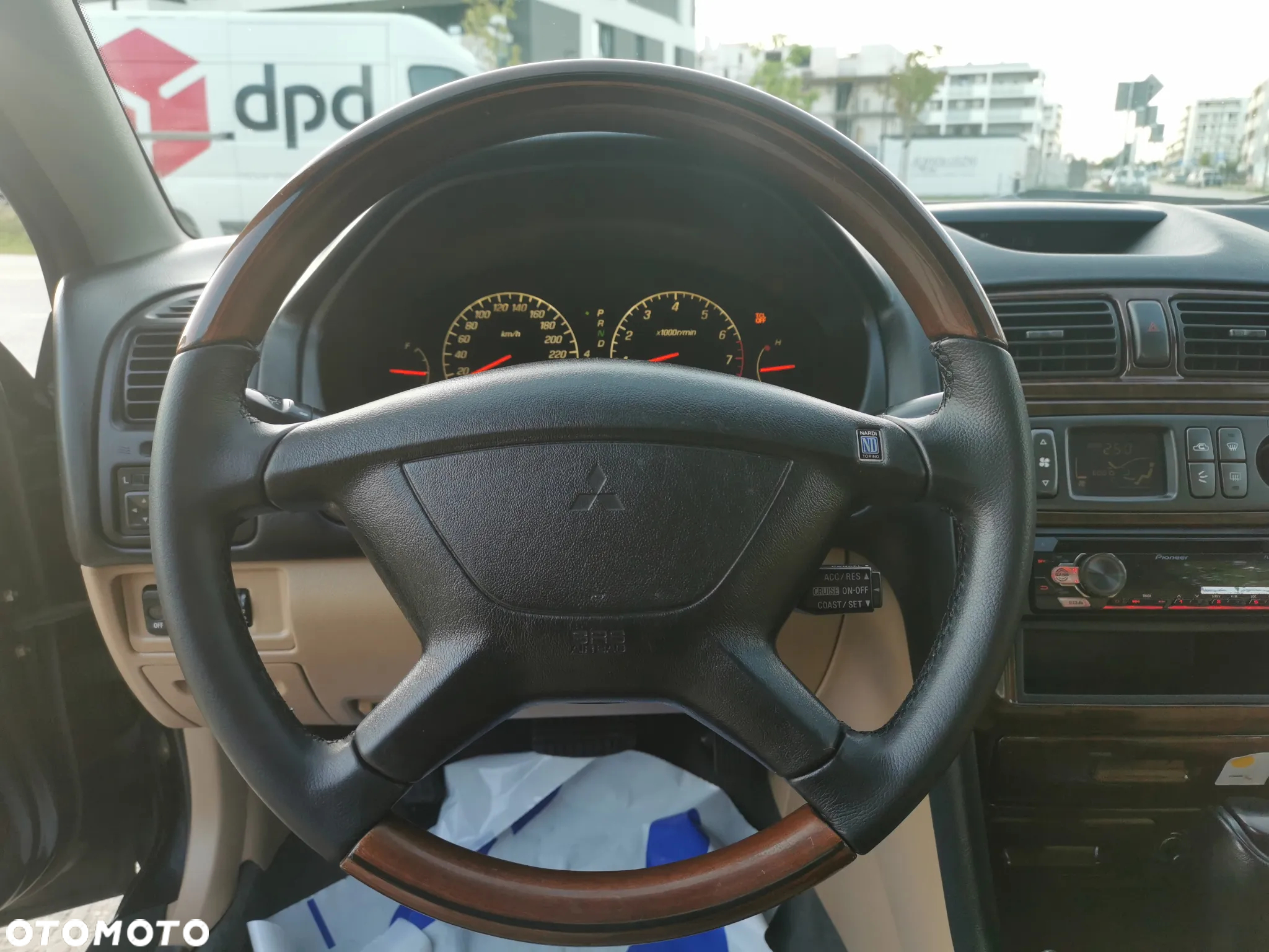 Mitsubishi Galant - 22