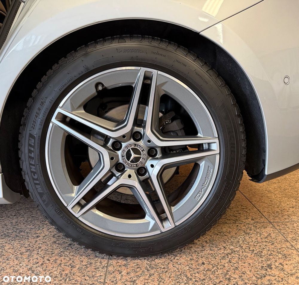 Mercedes-Benz Klasa A 250 AMG Line 7G-DCT - 7
