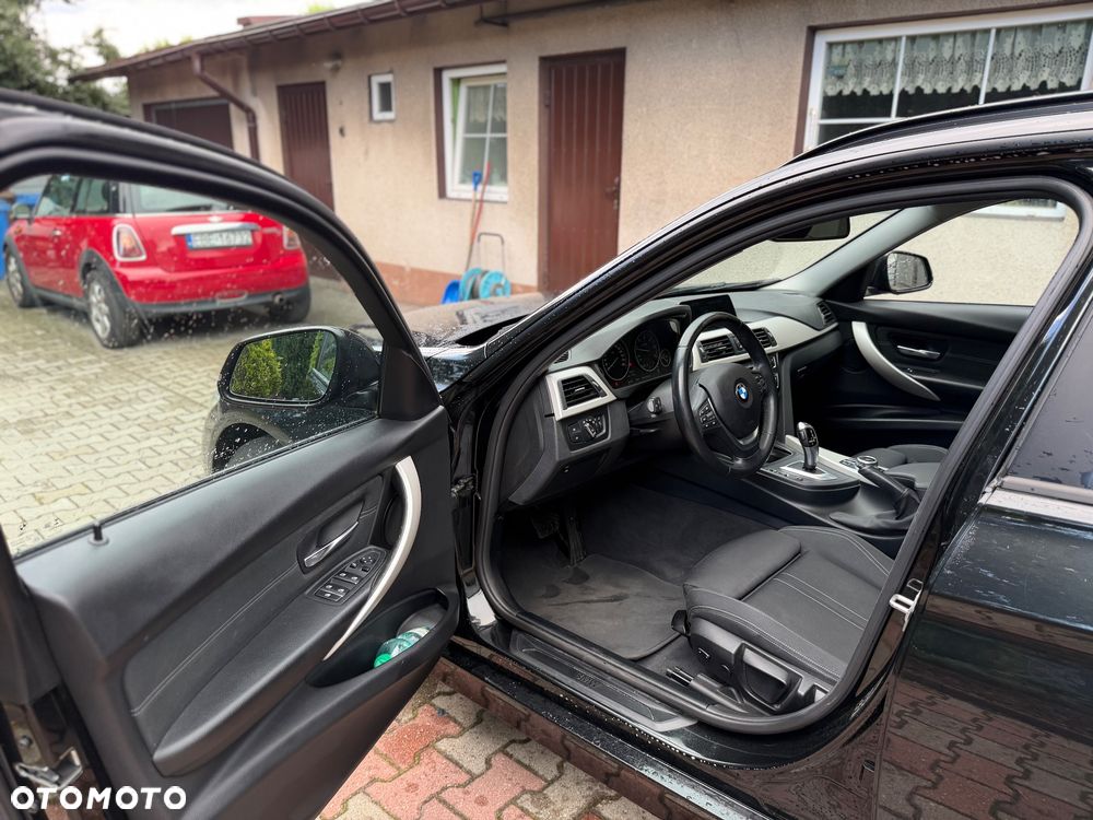 BMW Seria 3 320d xDrive - 10