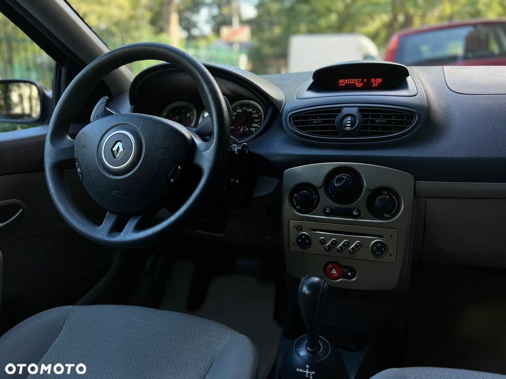 Renault Clio - 23