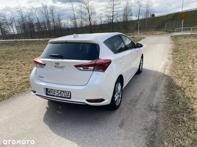 Toyota Auris 1.6 Premium - 3