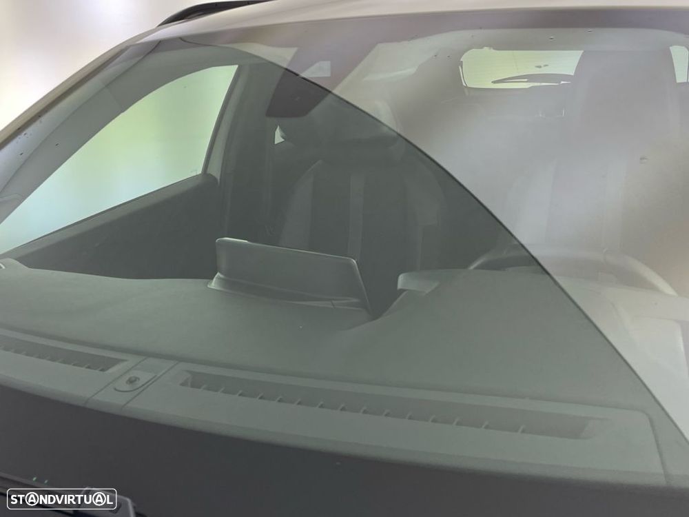Peugeot 2008 1.2 PureTech Allure - 19