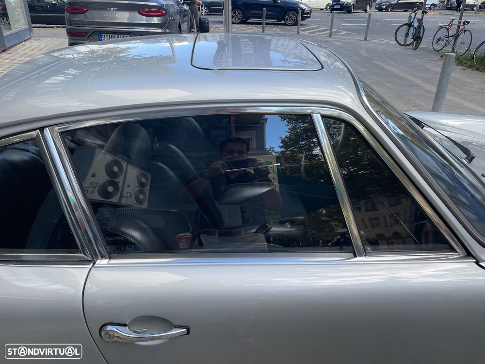 Porsche 911 Série F - 23