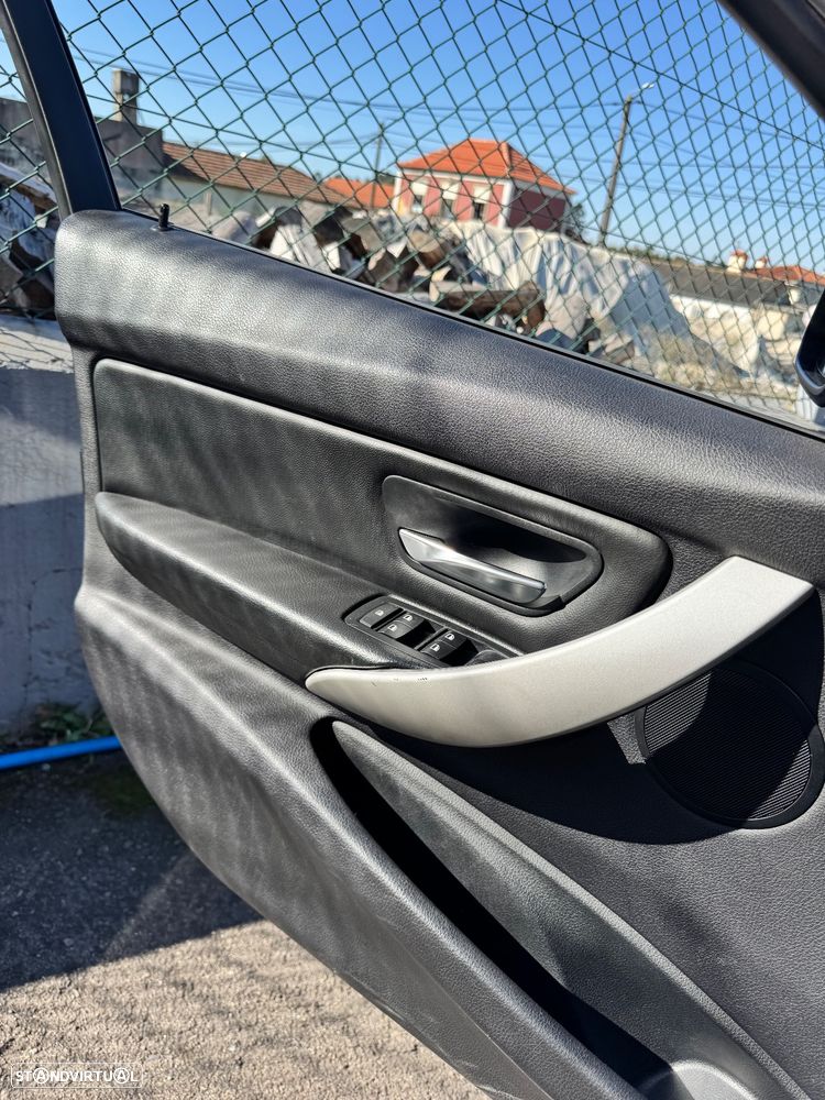 BMW 318 d Navigation Auto - 8