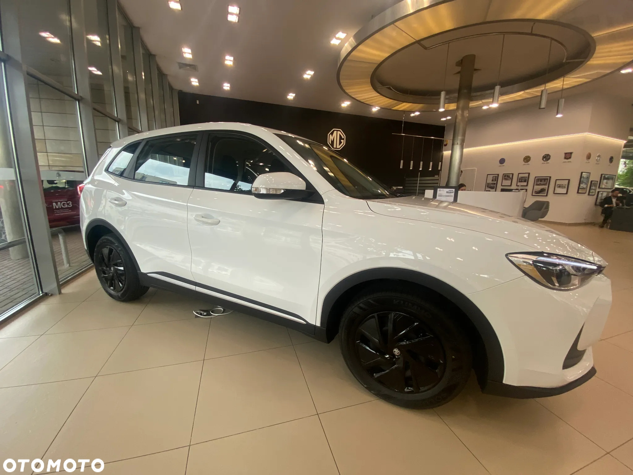 MG ZS 1.5 HEV+ Standard - 10