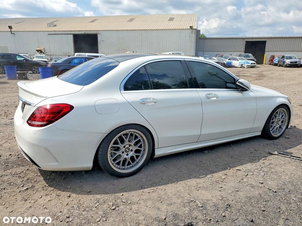 Mercedes-Benz Klasa C 300 7G-TRONIC Exclusive - 4