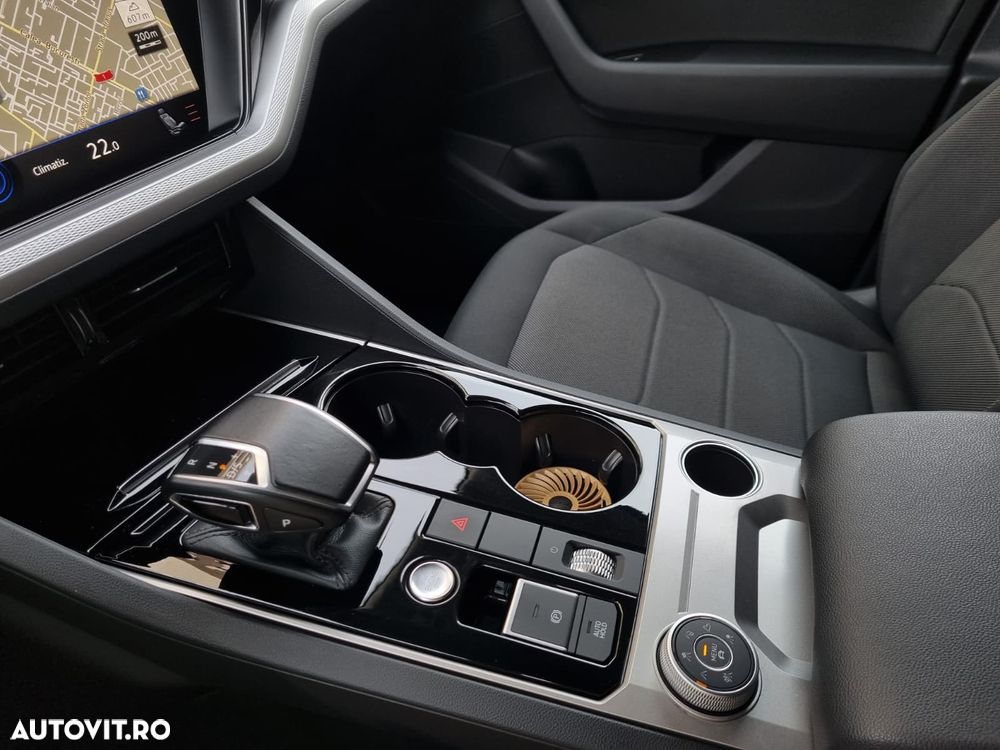 Volkswagen Touareg 3.0 V6 TDI SCR 4Motion Automatik - 22