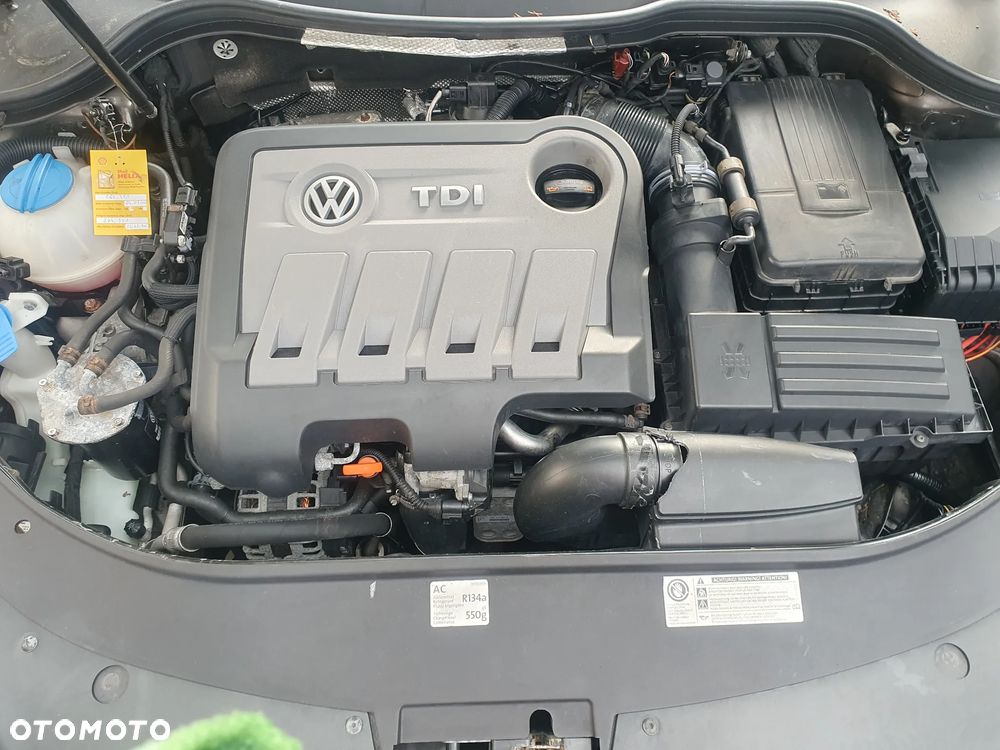 Volkswagen Passat 2.0 Blue TDI SCR Highline - 9