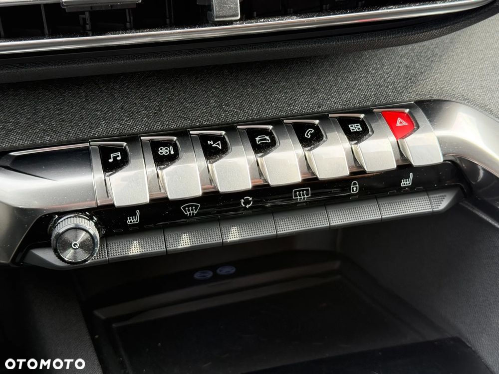 Peugeot 5008 1.6 PureTech Allure S&S EAT8 - 32