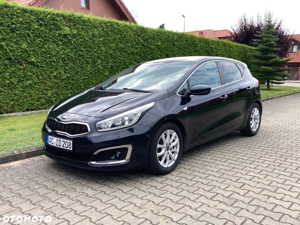 Kia Ceed 1.6 GDI ISG Platinum Edition - 1