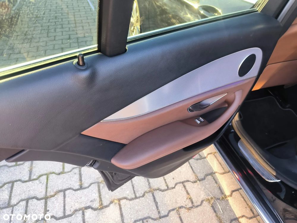 Mercedes-Benz Klasa E 200 d 9G-TRONIC - 17
